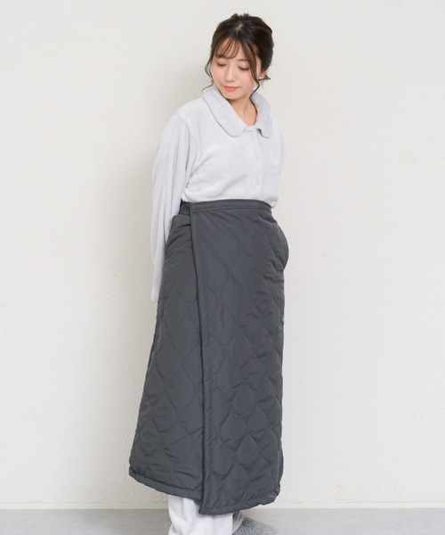 MARAI(マーライ)の「キルティング 巻きスカート ロングスカート 撥水 中綿入り(スカート・レディース・チャコールグレー/ブラック/カーキ/ベージュ・FREE)」の22枚目の写真