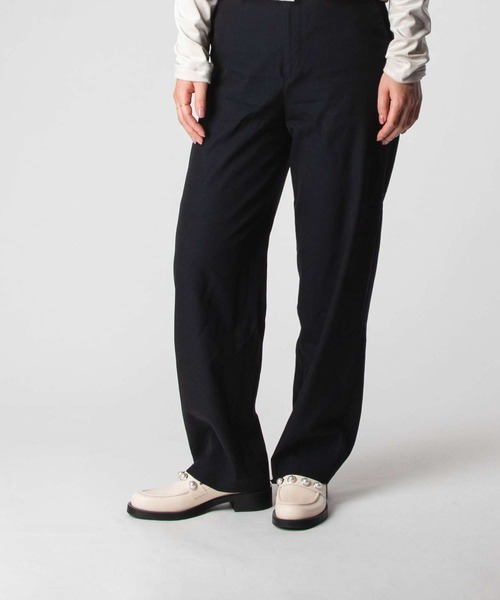 STUART WEITZMAN(スチュアートワイツマン)の「STUART WEITZMAN PORTIA BOLD LOAFER スチュアート・ワイツマン ポリータ ボールド ローファー(ローファー・レディース・ホワイト・37.5/36.5/37)」の2枚目の写真