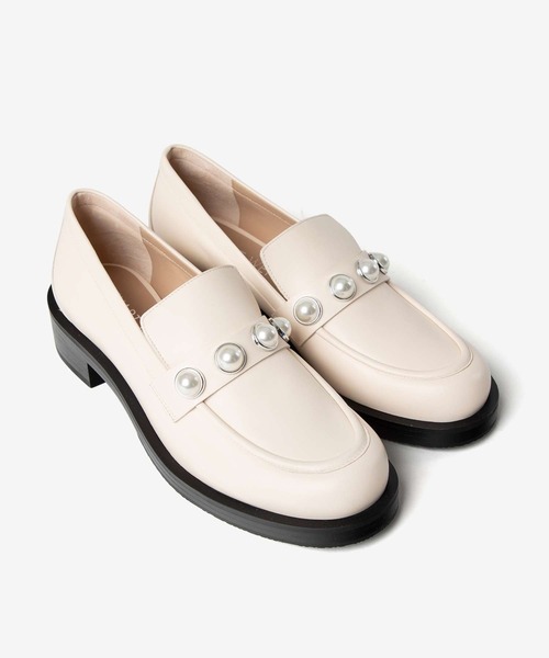 STUART WEITZMAN(スチュアートワイツマン)の「STUART WEITZMAN PORTIA BOLD LOAFER スチュアート・ワイツマン ポリータ ボールド ローファー(ローファー・レディース・ホワイト・37.5/36.5/37)」の7枚目の写真