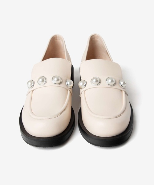STUART WEITZMAN(スチュアートワイツマン)の「STUART WEITZMAN PORTIA BOLD LOAFER スチュアート・ワイツマン ポリータ ボールド ローファー(ローファー・レディース・ホワイト・37.5/36.5/37)」の8枚目の写真