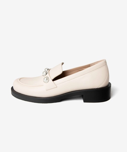 STUART WEITZMAN(スチュアートワイツマン)の「STUART WEITZMAN PORTIA BOLD LOAFER スチュアート・ワイツマン ポリータ ボールド ローファー(ローファー・レディース・ホワイト・37.5/36.5/37)」の10枚目の写真