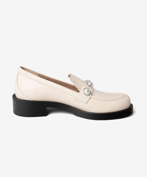 STUART WEITZMAN(スチュアートワイツマン)の「STUART WEITZMAN PORTIA BOLD LOAFER スチュアート・ワイツマン ポリータ ボールド ローファー(ローファー・レディース・ホワイト・37.5/36.5/37)」の11枚目の写真