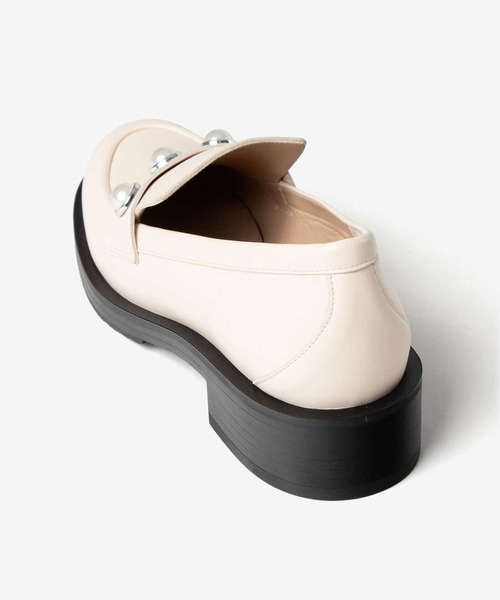 STUART WEITZMAN(スチュアートワイツマン)の「STUART WEITZMAN PORTIA BOLD LOAFER スチュアート・ワイツマン ポリータ ボールド ローファー(ローファー・レディース・ホワイト・37.5/36.5/37)」の13枚目の写真