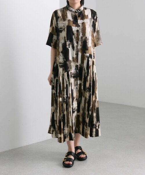 ear PAPILLONNER(イアパピヨネ)の「半袖斜めプリーツワンピース【SUM1 STYLE(スミスタイル)】(ワンピース・レディース・ホワイト/ブラック/ベージュ/オレンジ・FREE)」の10枚目の写真