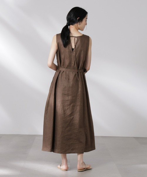 NANO universe（ナノユニバース）の「ヨーロピアンフラックス Aラインノースリーブワンピース（ワンピース・レディース・ベージュ/ネイビー/ブラウン・S/M）」の15枚目の写真