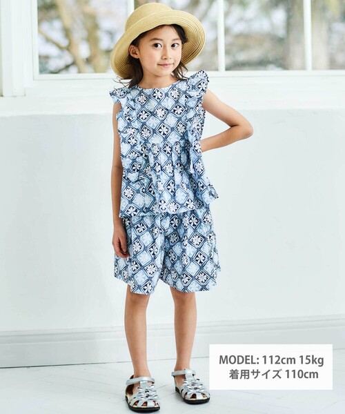 BeBe(ベベ)の「【お揃い】復刻アーカイブタイル柄フレアキュロットパンツ(90~150cm)(その他パンツ・キッズ・ブルー系その他・120cm/110cm/130cm/150cm/140cm)」の3枚目の写真