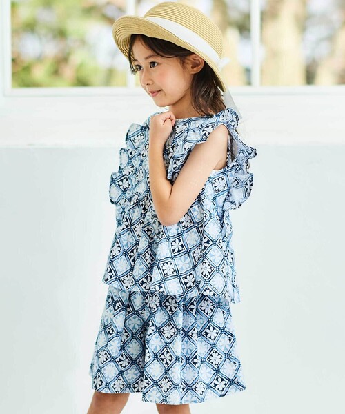 BeBe(ベベ)の「【お揃い】復刻アーカイブタイル柄フレアキュロットパンツ(90~150cm)(その他パンツ・キッズ・ブルー系その他・120cm/110cm/130cm/150cm/140cm)」の4枚目の写真
