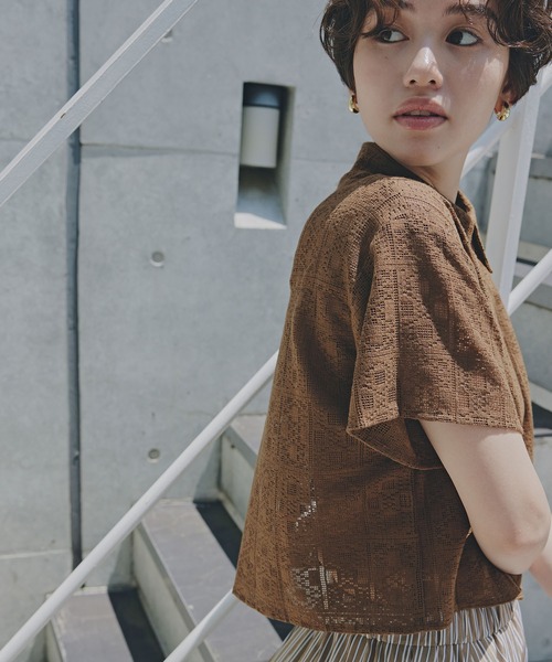 N.（N. Natural Beauty Basic）（エヌエヌナチュラルビューティーベーシック）の「クロップドレースシャツ（シャツ/ブラウス・レディース・オフホワイト/ブラック/ブラウン・MEDIUM）」の4枚目の写真