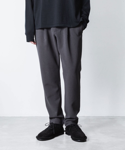 ATTACHMENT（アタッチメント）の「PE ストレッチダブルクロス レギュラーフィット イージートラウザーズ / PE STRETCH DOUBLE CLOTH REGULAR FIT EASY TROUSERS（スラックス・メンズ・ダークグレー/カーキ系/グレー/ブラック・3/2/1）」の2枚目の写真
