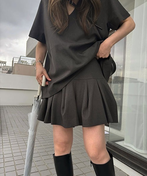 WILLFULLY（ウィルフリー）の「constructive tuck culottes S/PT（その他パンツ・レディース・ブラック/チャコールグレー/ベージュ系その他・FREE）」の11枚目の写真