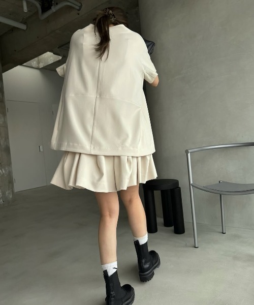 WILLFULLY（ウィルフリー）の「constructive tuck culottes S/PT（その他パンツ・レディース・ブラック/チャコールグレー/ベージュ系その他・FREE）」の6枚目の写真