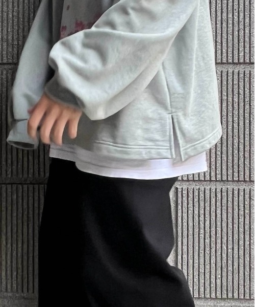 meagratia(メアグラーティア)の「fire pattern graphic sweat(スウェット・メンズ・ブラック/グレー・1/2)」の6枚目の写真