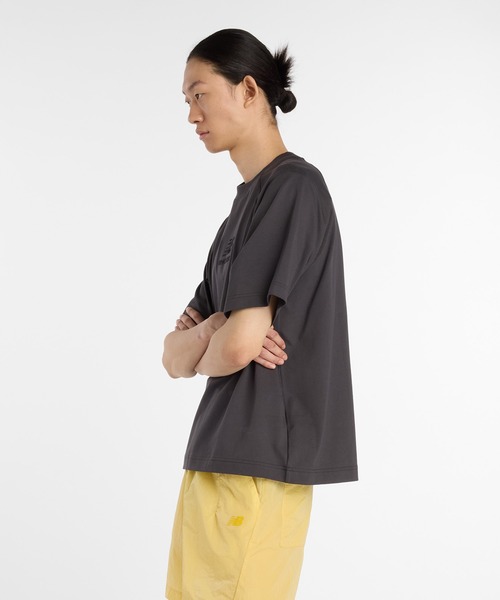 NEW BALANCE(ニューバランス)の「NB Grey ロゴ Tシャツ(Tシャツ/カットソー・メンズ・アイボリー/ダークグレー・XX-LARGE/X-LARGE/LARGE/MEDIUM/SMALL)」の9枚目の写真