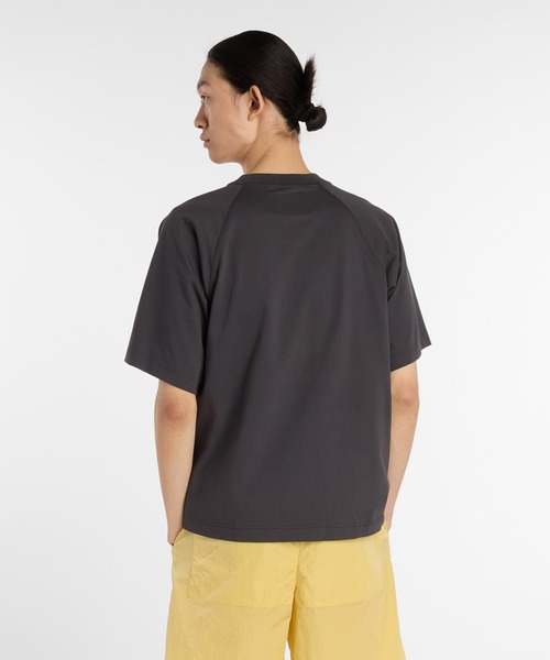 NEW BALANCE(ニューバランス)の「NB Grey ロゴ Tシャツ(Tシャツ/カットソー・メンズ・アイボリー/ダークグレー・XX-LARGE/X-LARGE/LARGE/MEDIUM/SMALL)」の10枚目の写真