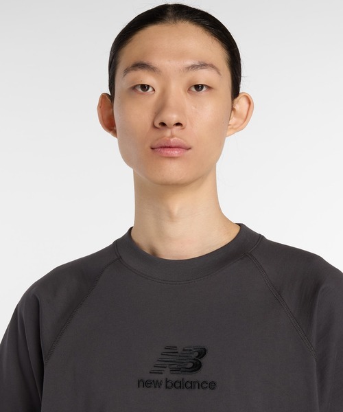 NEW BALANCE(ニューバランス)の「NB Grey ロゴ Tシャツ(Tシャツ/カットソー・メンズ・アイボリー/ダークグレー・XX-LARGE/X-LARGE/LARGE/MEDIUM/SMALL)」の11枚目の写真