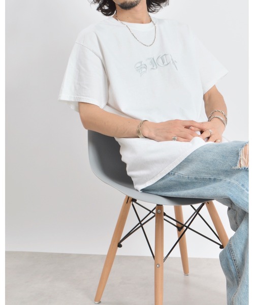MODISH GAZE（モディシュガゼ）の「【MODISH GAZE】ピグメントSICK刺繍Tシャツ 半袖（Tシャツ/カットソー・メンズ・オリーブ/スミクロ/ホワイト/バーガンディー・X-LARGE/MEDIUM/LARGE）」の10枚目の写真