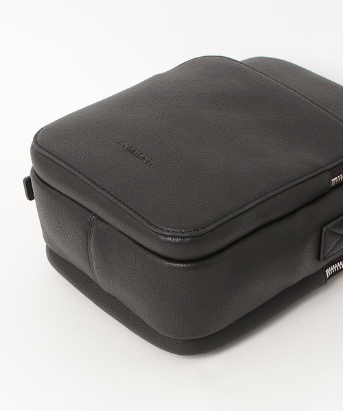Calvin Klein（カルバン・クライン）の「スモールクロス ボディバッグ（ショルダーバッグ・メンズ・ブラック・FREE）」の5枚目の写真