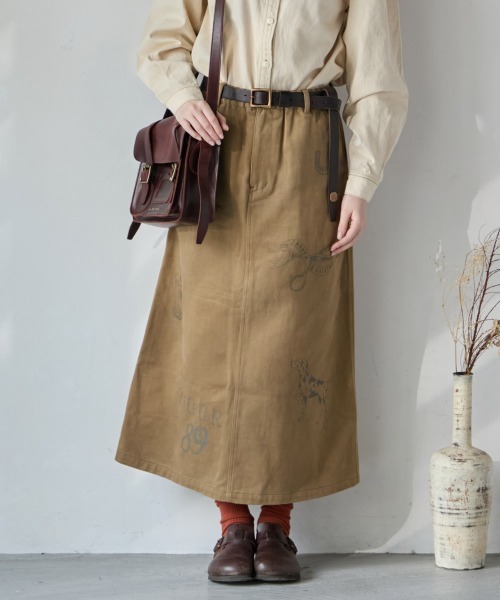 KRIFF MAYER Lady's Collection（クリフメイヤーレディースコレクション）の「【綿100%】レタリングスカート（スカート・レディース・カーキ/アイボリー/チャコール/ダークブラウン/キャメル・LARGE/MEDIUM）」の5枚目の写真