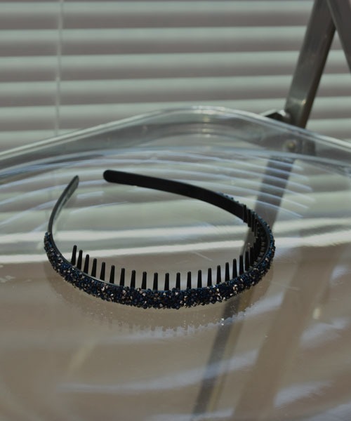 VIBGYOR Women（ヴィブジョー　ウィメン）の「【resonance】キラキラ ラインストーン コームカチューシャ【オケージョン】（カチューシャ・レディース・グレー系/ブラック系/ブルー系/シルバー系・FREE）」の3枚目の写真