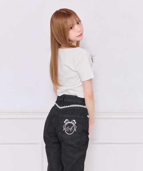 apres jour（アプレジュール）の「バック刺繍レースフレアデニムパンツ（デニムパンツ・レディース・インディゴブルー/ライトブルー/ブラック・SMALL/MEDIUM/X-LARGE/LARGE）」の4枚目の写真