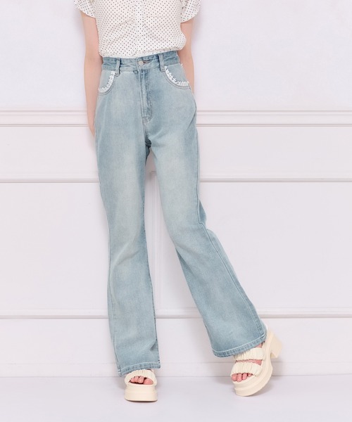 apres jour（アプレジュール）の「バック刺繍レースフレアデニムパンツ（デニムパンツ・レディース・インディゴブルー/ライトブルー/ブラック・SMALL/MEDIUM/X-LARGE/LARGE）」の10枚目の写真