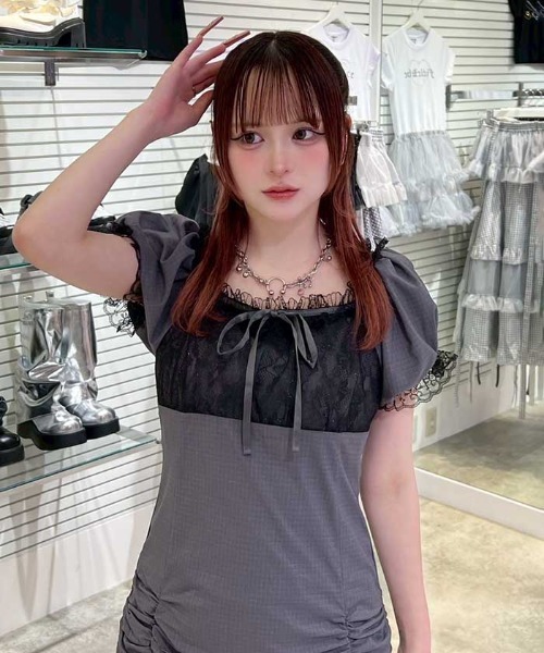 FickleBebe（フィクルベベ）の「シャーリングレースサテンワンピース（ワンピース・レディース・グレー/ブラック・0/1）」の22枚目の写真