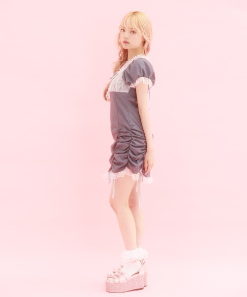 FickleBebe（フィクルベベ）の「シャーリングレースサテンワンピース（ワンピース・レディース・グレー/ブラック・0/1）」の6枚目の写真