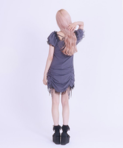 FickleBebe（フィクルベベ）の「シャーリングレースサテンワンピース（ワンピース・レディース・グレー/ブラック・0/1）」の9枚目の写真