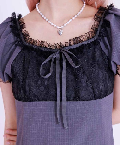 FickleBebe（フィクルベベ）の「シャーリングレースサテンワンピース（ワンピース・レディース・グレー/ブラック・0/1）」の18枚目の写真