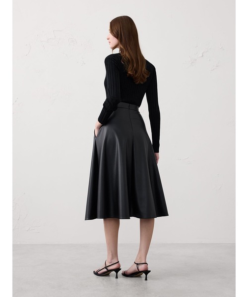 BANANA REPUBLIC FACTORY STORE（バナナリパブリック ファクトリーストア）の「BANANA REPUBLIC FACTORY STORE　　日本限定 ヴィーガンレザー Aラインミディスカート（スカート・レディース・ブラック/ブラウン・0/2/4/6/8）」の5枚目の写真