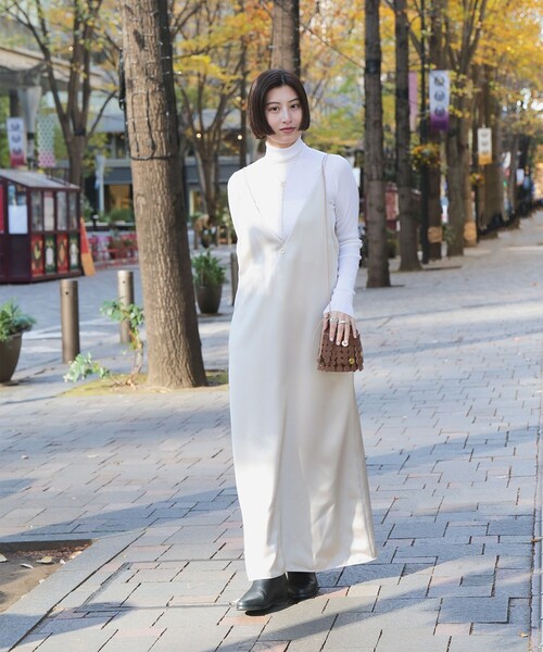 Demi-Luxe BEAMS（デミルクス ビームス）の「ダブルストラップ キャミソール ワンピース（ワンピース・レディース・ブラック/ベージュ・36/38）」の13枚目の写真