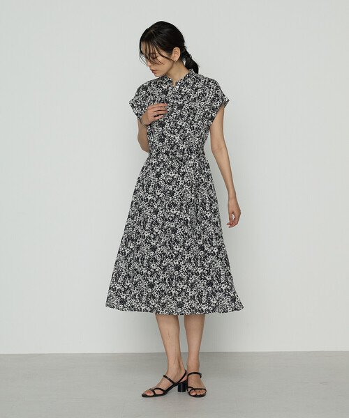 K.T KIYOKO TAKASE（キヨコタカセ）の「キュプラコットンフラワープリント ドレス（ワンピース・レディース・ネイビー/チャコール・9号/7号）」の6枚目の写真