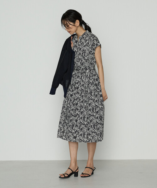 K.T KIYOKO TAKASE（キヨコタカセ）の「キュプラコットンフラワープリント ドレス（ワンピース・レディース・ネイビー/チャコール・9号/7号）」の7枚目の写真