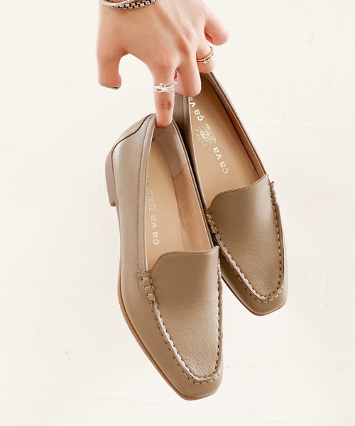 cava cava（サヴァサヴァ）の「モカシンシューズ　1320687（スリッポン・レディース・ブラック/グレイッシュベージュ・22.5cm/23cm/23.5cm/24cm/24.5cm）」の2枚目の写真