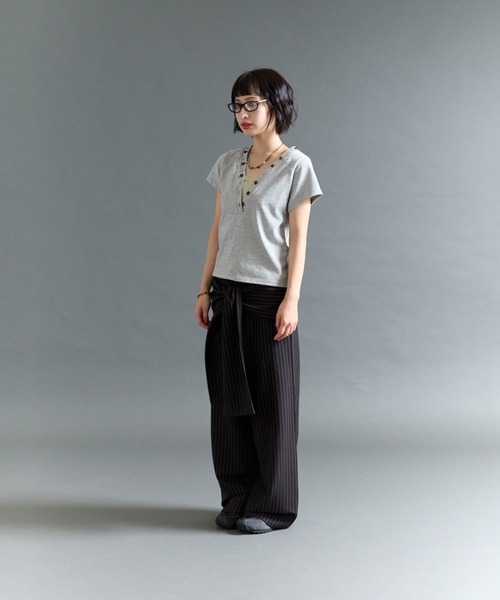 FTW(エフティダブリュー)の「2WAY HENRY BUTTON TOP(Tシャツ/カットソー・レディース・ネイビー/グレー/ブラック・SMALL/MEDIUM)」の13枚目の写真