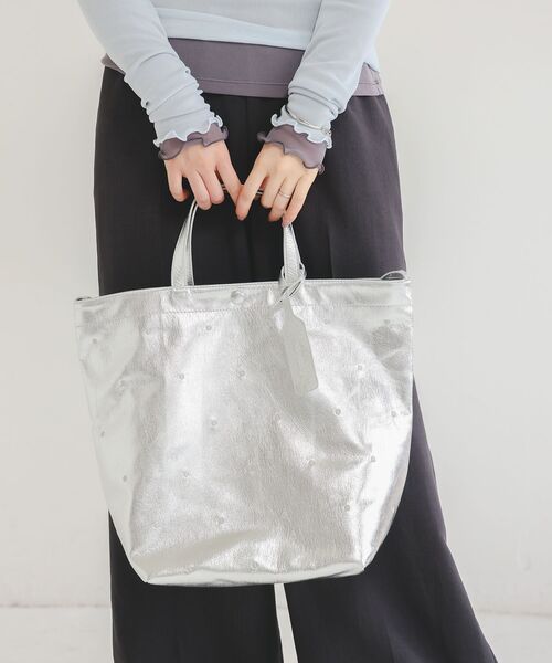 le.coeur blanc(ルクールブラン)の「ドット刺繍2wayトート(トートバッグ・レディース・シルバー/ブラック/ベージュ・FREE)」の18枚目の写真