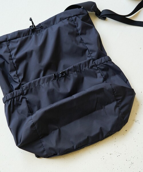 FREAK'S STORE（フリークスストア）の「限定展開 KELTY×FREAK'S STORE/ケルティ 別注 パッカブル ドローコード 巾着 リュックサック（バックパック/リュック・レディース・グレー/ブラック/ベージュ・ONE SIZE）」の7枚目の写真