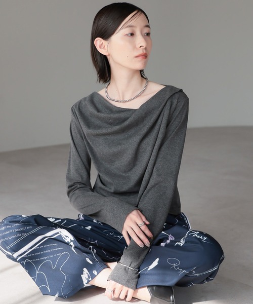 amini（アミニ）の「2WAYドレープオフショルトップス（Tシャツ/カットソー・レディース・ブラウン/ホワイト/チャコールグレー/ブラック/杢グレー/ピンク/イエロー・MEDIUM）」の3枚目の写真