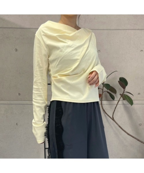 amini（アミニ）の「2WAYドレープオフショルトップス（Tシャツ/カットソー・レディース・ブラウン/ホワイト/チャコールグレー/ブラック/杢グレー/ピンク/イエロー・MEDIUM）」の6枚目の写真