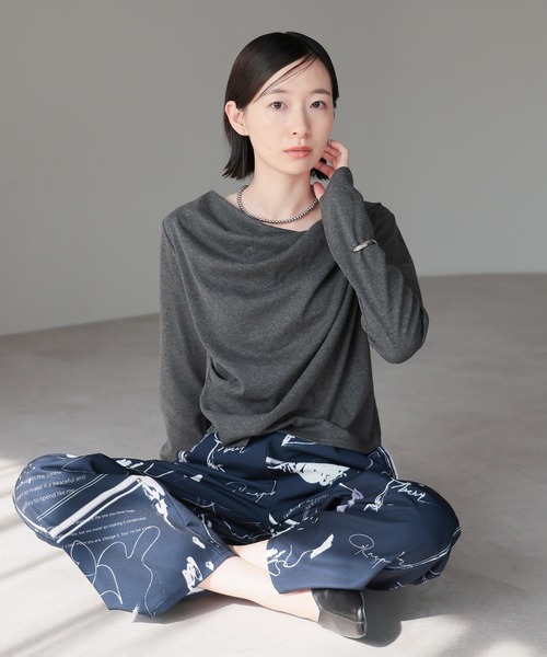 amini（アミニ）の「2WAYドレープオフショルトップス（Tシャツ/カットソー・レディース・ブラウン/ホワイト/チャコールグレー/ブラック/杢グレー/ピンク/イエロー・MEDIUM）」の16枚目の写真