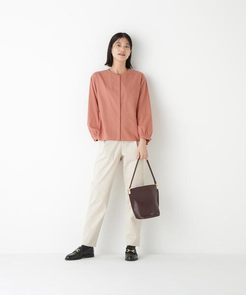 human woman(ヒューマンウーマン)の「◆ストレッチポンチワンタックテーパードパンツ(その他パンツ・レディース・ネイビー/ベージュ系その他2・SMALL/MEDIUM)」の6枚目の写真