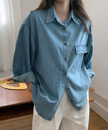 ゆったりシルエットデニムシャツ