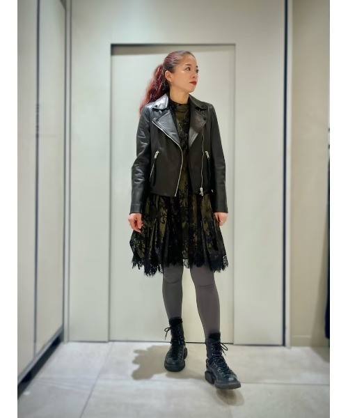 ALLSAINTS（オールセインツ）の「FLEUR TEXTURED ASYMMETRIC HEM DRESS | FLEUR テクスチャード アシンメトリー ヘム ドレス・ワンピース（ワンピース・レディース・ゴールド系その他・4/6/8/10/12）」の10枚目の写真