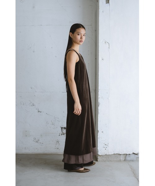 STYLEMIXER（スタイルミキサー）の「ベロアレイヤーキャミワンピース（ワンピース・レディース・ブラック/ブラウン/ベージュ・SMALL/MEDIUM）」の13枚目の写真