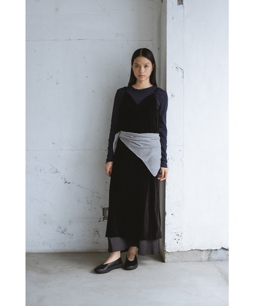 STYLEMIXER（スタイルミキサー）の「ベロアレイヤーキャミワンピース（ワンピース・レディース・ブラック/ブラウン/ベージュ・SMALL/MEDIUM）」の4枚目の写真