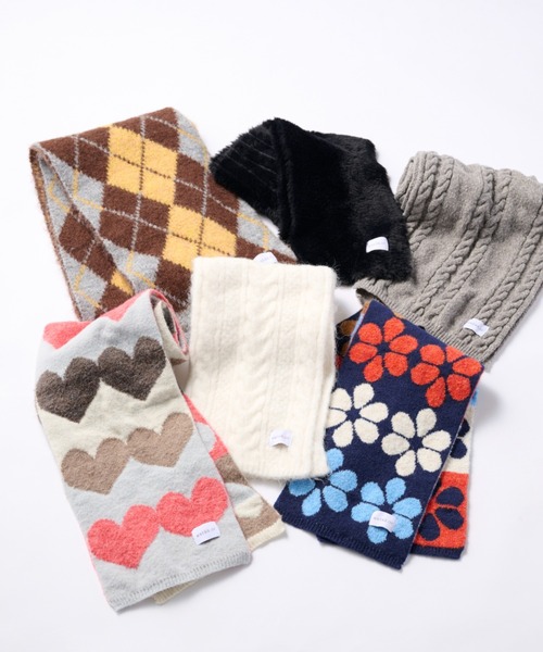 estaa（エスタ）の「ニットマフラー 洗える "ハート フラワー"（マフラー・レディース・ブルー/ダークブルー/ベージュ/ダークネイビー/ダークブラウン/ライトグレー/ライトベージュ/ブラック/グレー・FREE）」の10枚目の写真