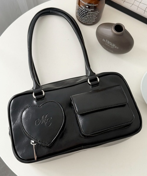 WEGO（ウィゴー）の「WEGO/ハートポケットボストンバッグ（ショルダーバッグ・レディース・ブラック/ブラウン・FREE）」の4枚目の写真