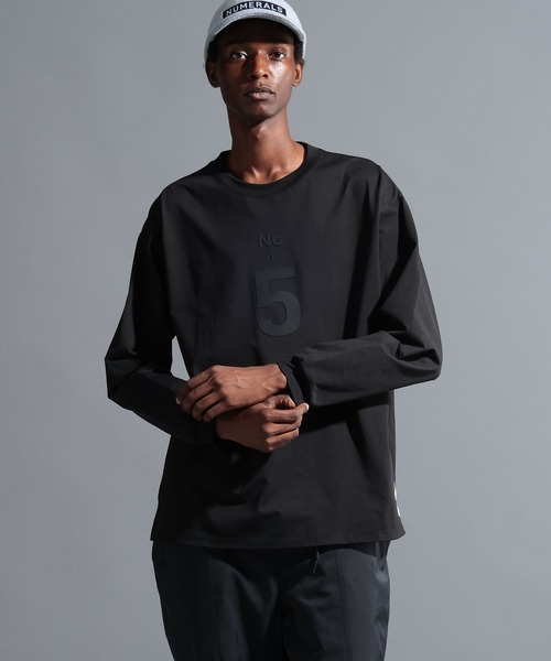 NUMERALS（ヌメラルズ）の「【NUMERALS】ナンバーロゴロングスリーブTEE（Tシャツ/カットソー・メンズ・オフホワイト/ブラック/ネイビー・MEDIUM/LARGE）」の9枚目の写真