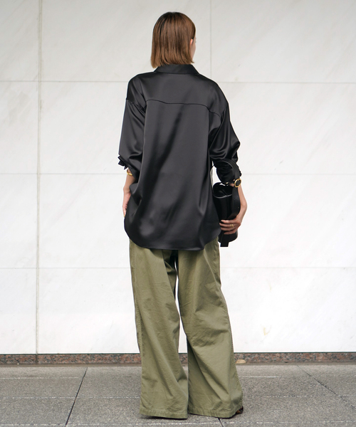 AP STUDIO(エーピーストゥディオ)の「サテンシャツ(シャツ/ブラウス・レディース・ブラック/チョコ・FREE)」の10枚目の写真