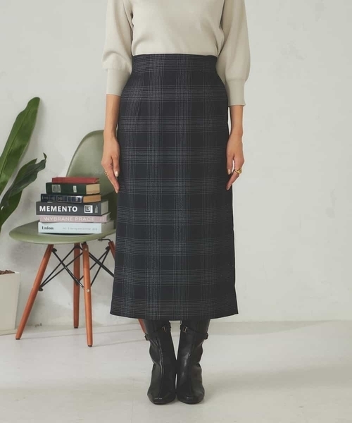 a.v.v（アーヴェヴェ）の「ラメチェックナロースカート（スカート・レディース・チャコールグレー/モカ・36/38）」の10枚目の写真